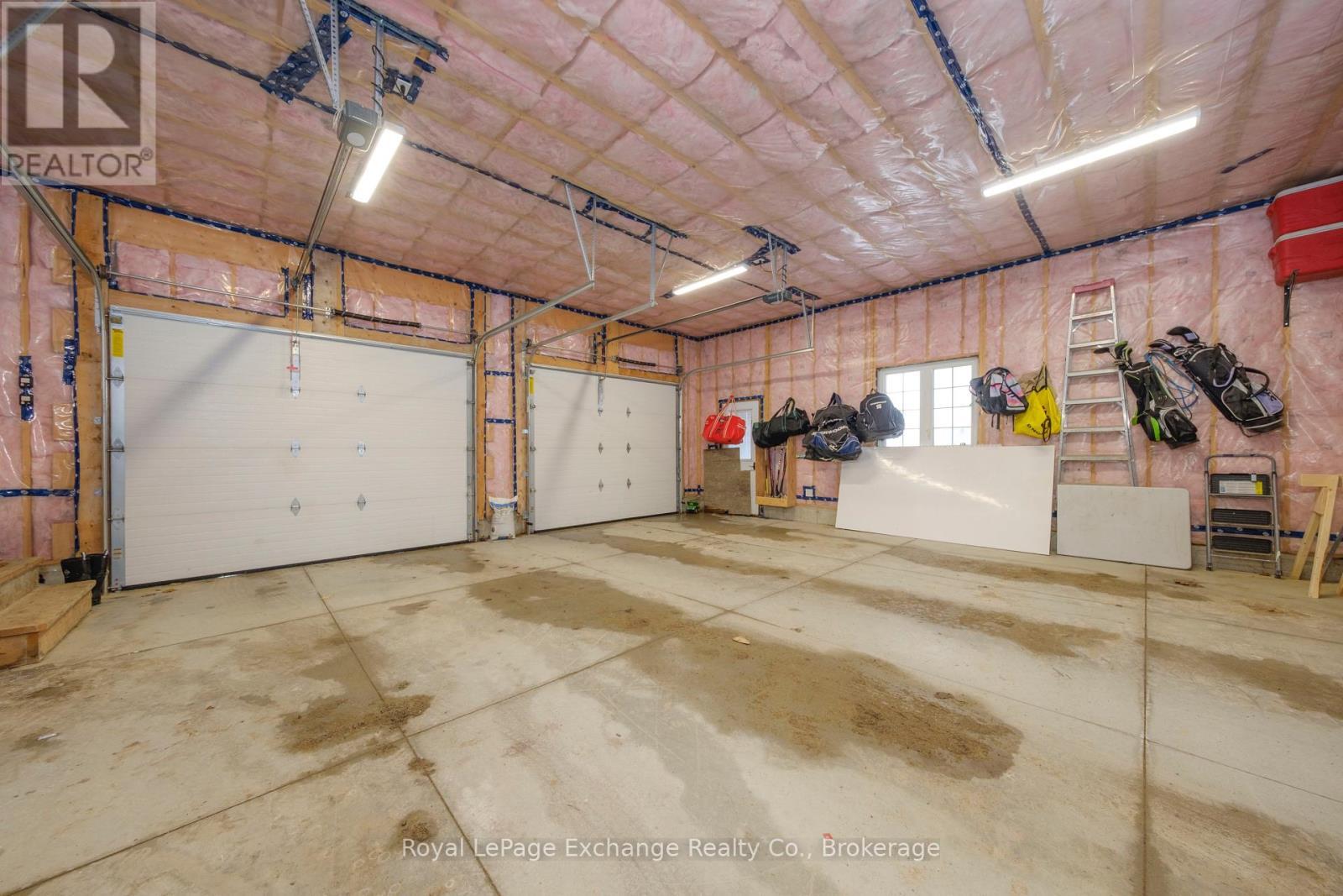 482 Wolsley Street, Huron-Kinloss (Lucknow), ON - Indoor Photo Showing Garage