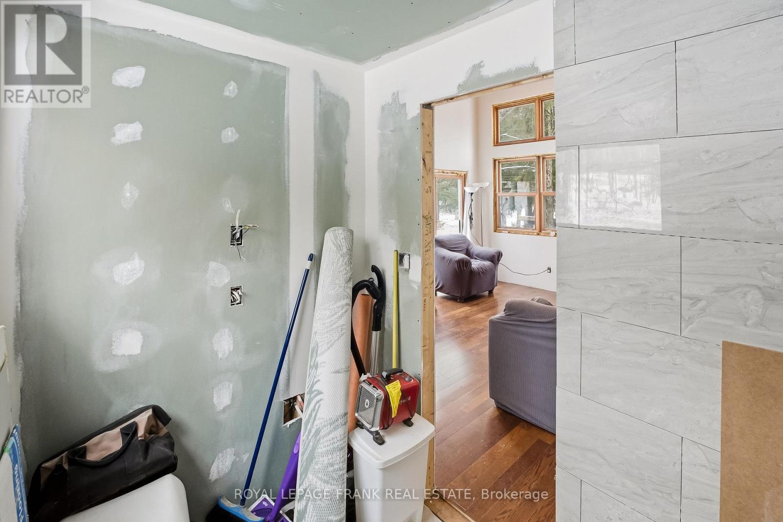 337 Kennedy Drive, Trent Lakes, ON