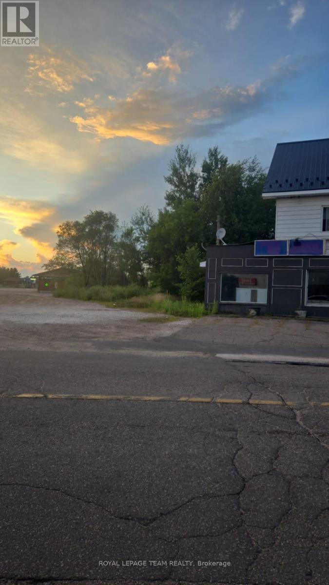 2 Mohns Avenue, Petawawa, ON