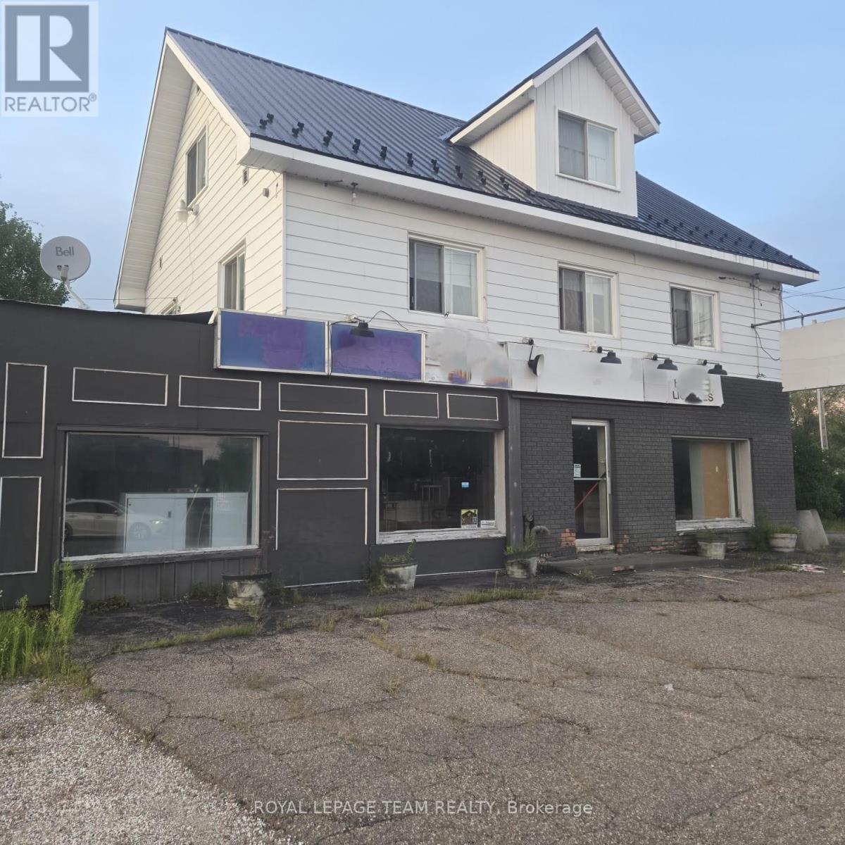 2 Mohns Avenue, Petawawa, ON