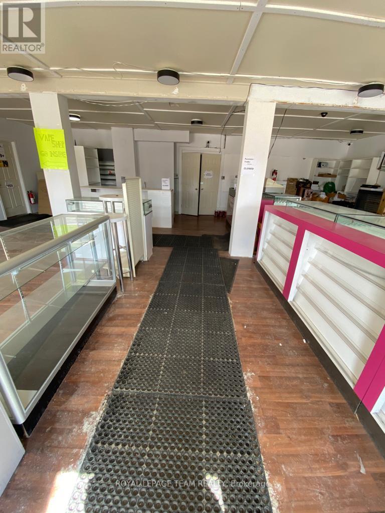 2 Mohns Avenue, Petawawa, ON