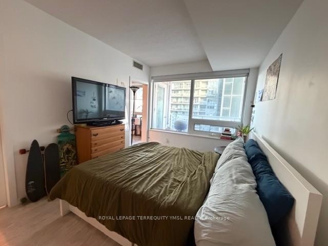 802-59 East Liberty Street, Toronto, ON - Indoor Photo Showing Bedroom