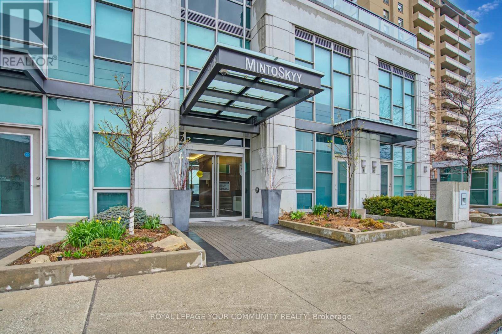 1806 - 1048 Broadview Avenue, Toronto, ON - Outdoor With Facade