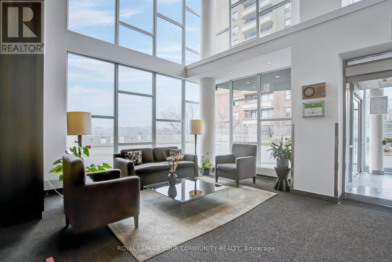 1806 - 1048 Broadview Avenue, Toronto, ON - Indoor Photo Showing Other Room