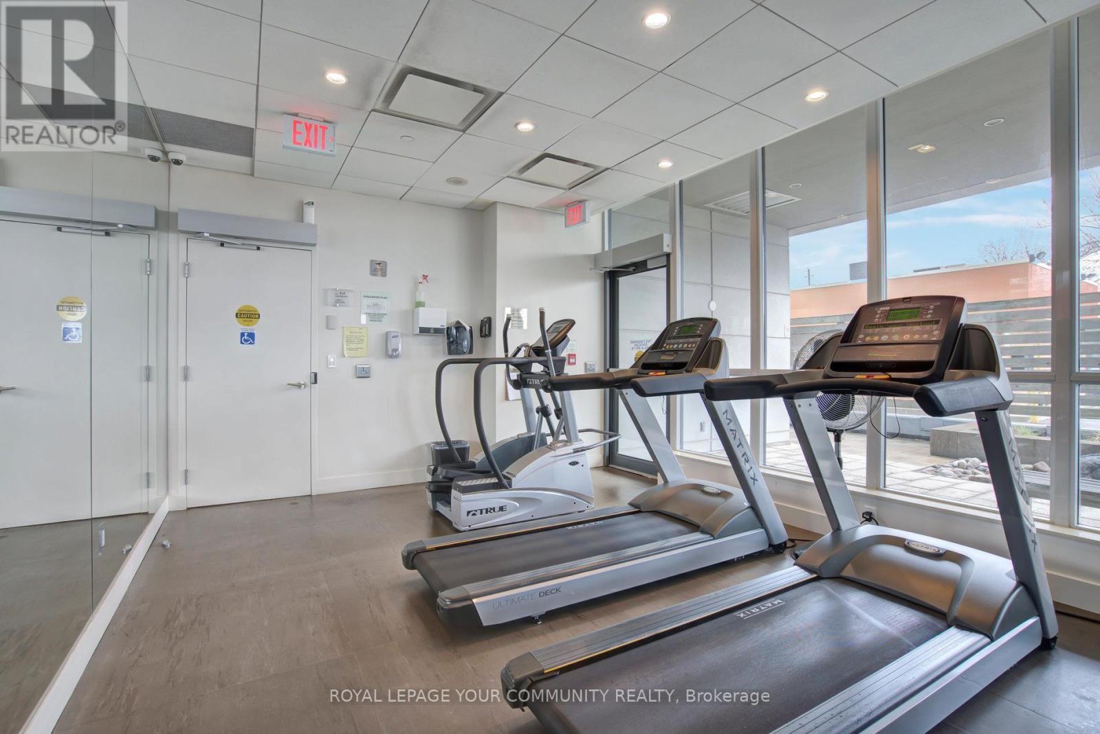 1806 - 1048 Broadview Avenue, Toronto, ON - Indoor Photo Showing Gym Room