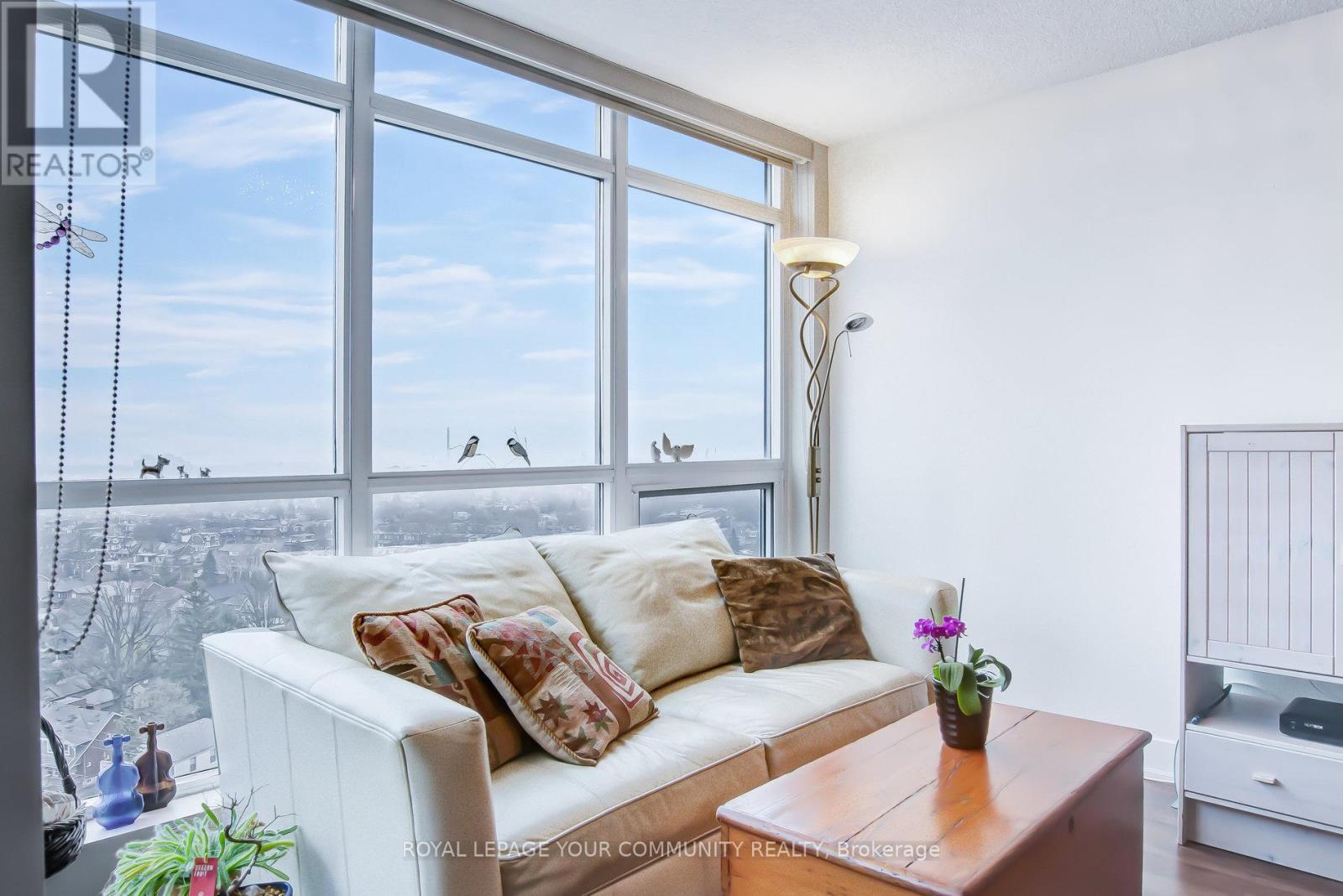 1806 - 1048 Broadview Avenue, Toronto, ON - Indoor