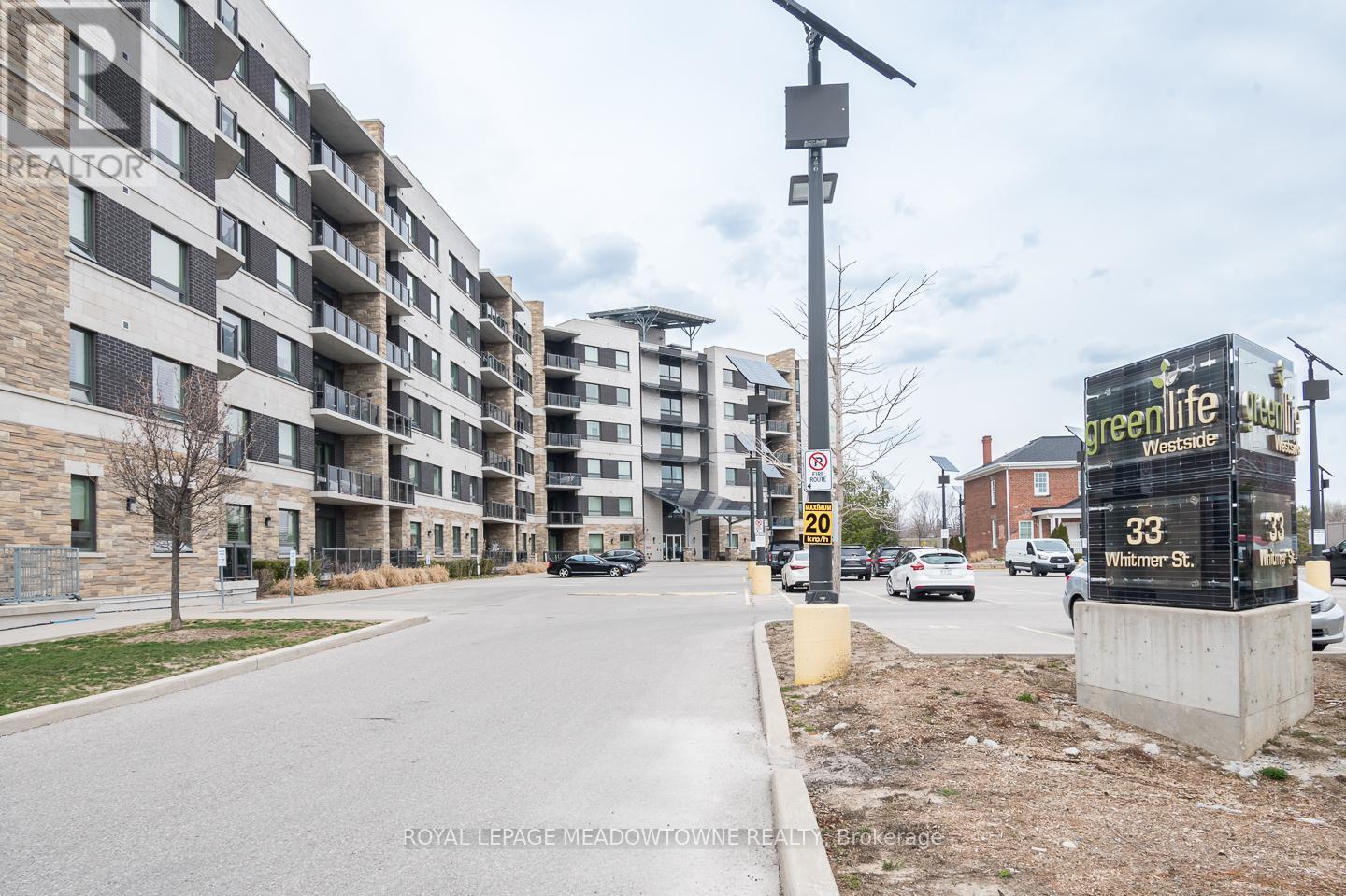 324 - 33 Whitmer Street, Milton, ON - Outdoor