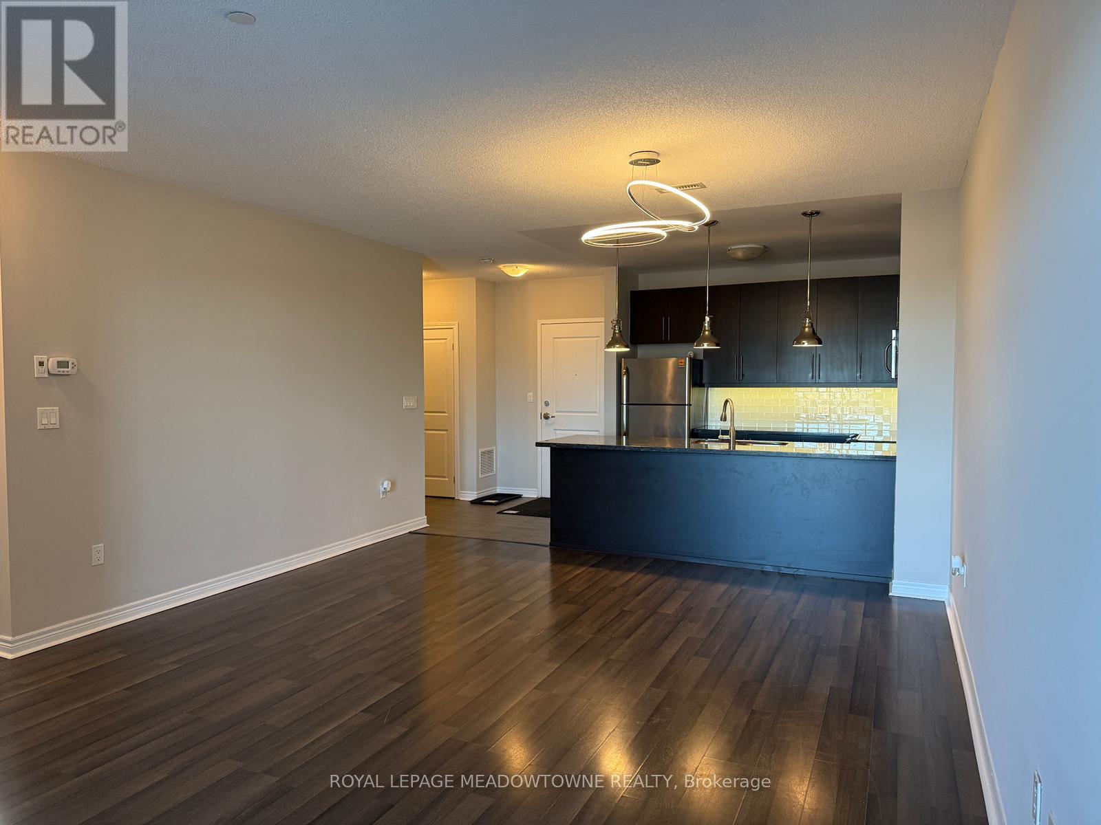 324 - 33 Whitmer Street, Milton, ON - Indoor Photo Showing Kitchen