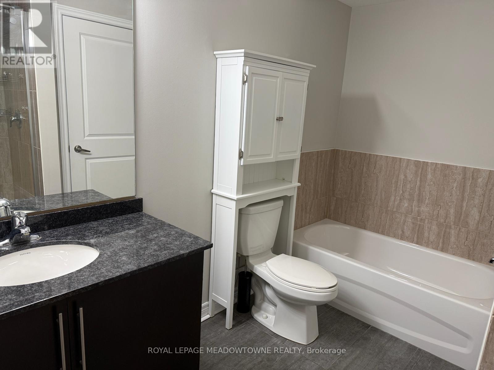 324 - 33 Whitmer Street, Milton, ON - Indoor Photo Showing Bathroom
