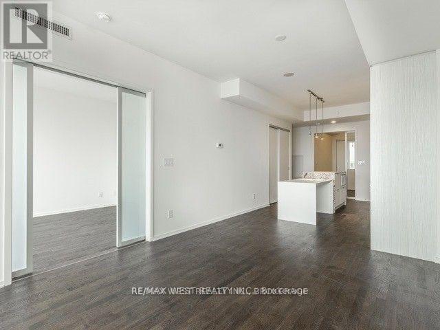6208 - 1 Bloor Street E, Toronto, ON - Indoor