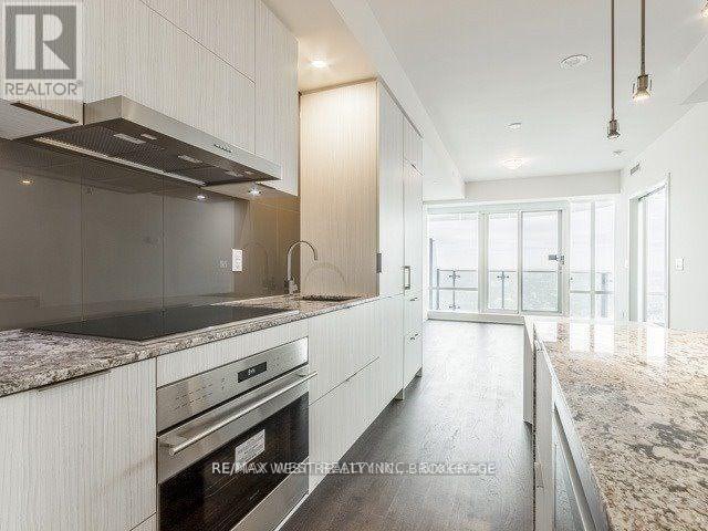 6208 - 1 Bloor Street E, Toronto, ON - Indoor Photo Showing Kitchen With Upgraded Kitchen