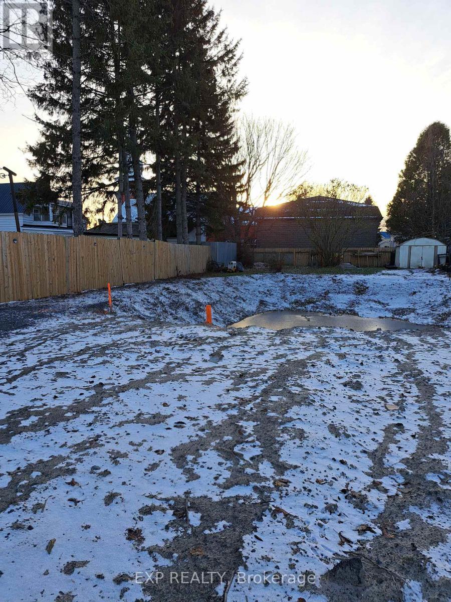 660 East Street W, Edwardsburgh/Cardinal, ON