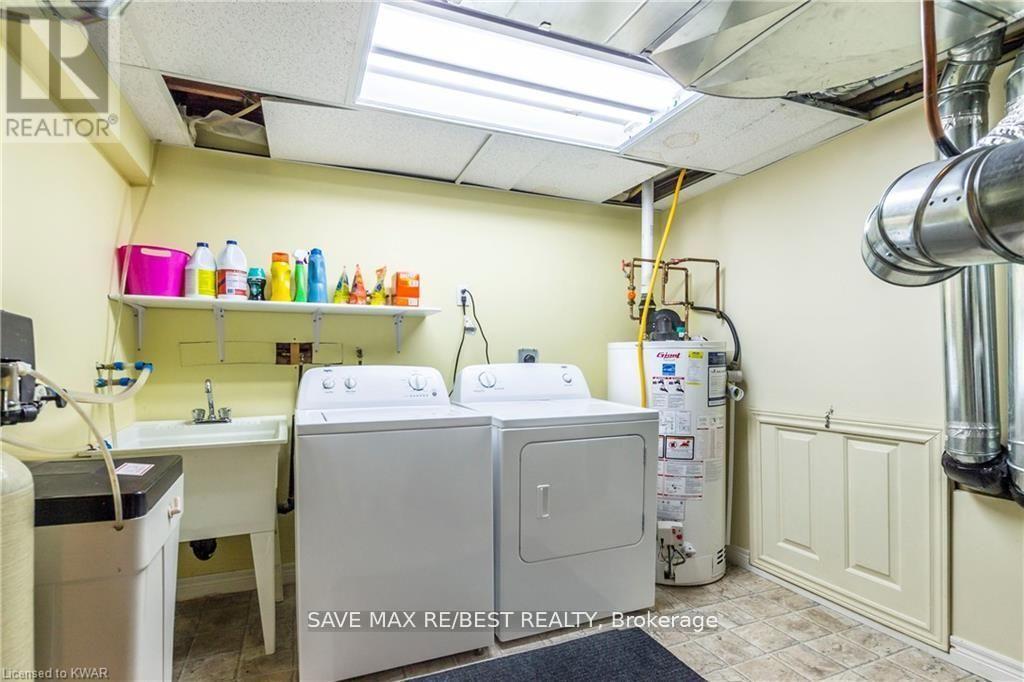 268 Manchester Road, Kitchener, ON - Indoor Photo Showing Laundry Room