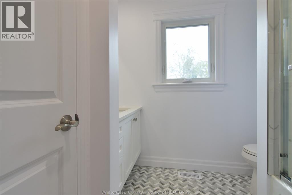 101 Arthur, Harrow, ON - Indoor Photo Showing Bathroom