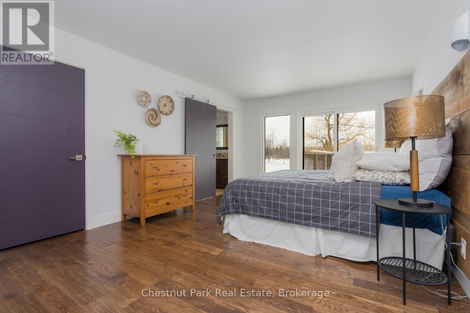 2890 Nottawasaga Conc 10 N, Clearview, ON - Indoor Photo Showing Bedroom