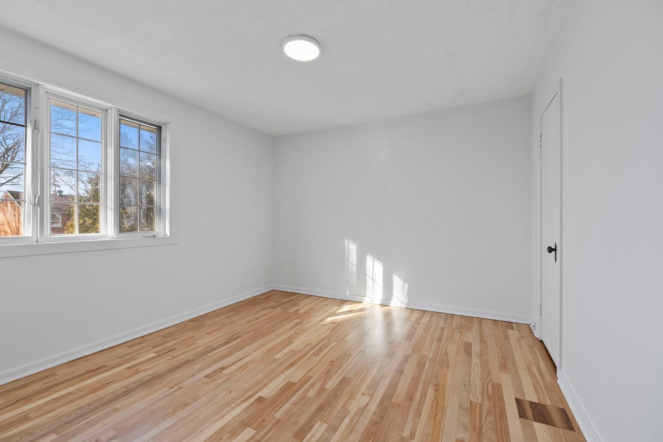 Bedroom - 1220 Rue Beaulieu, Montréal (Saint-Laurent), QC - Indoor Photo Showing Other Room