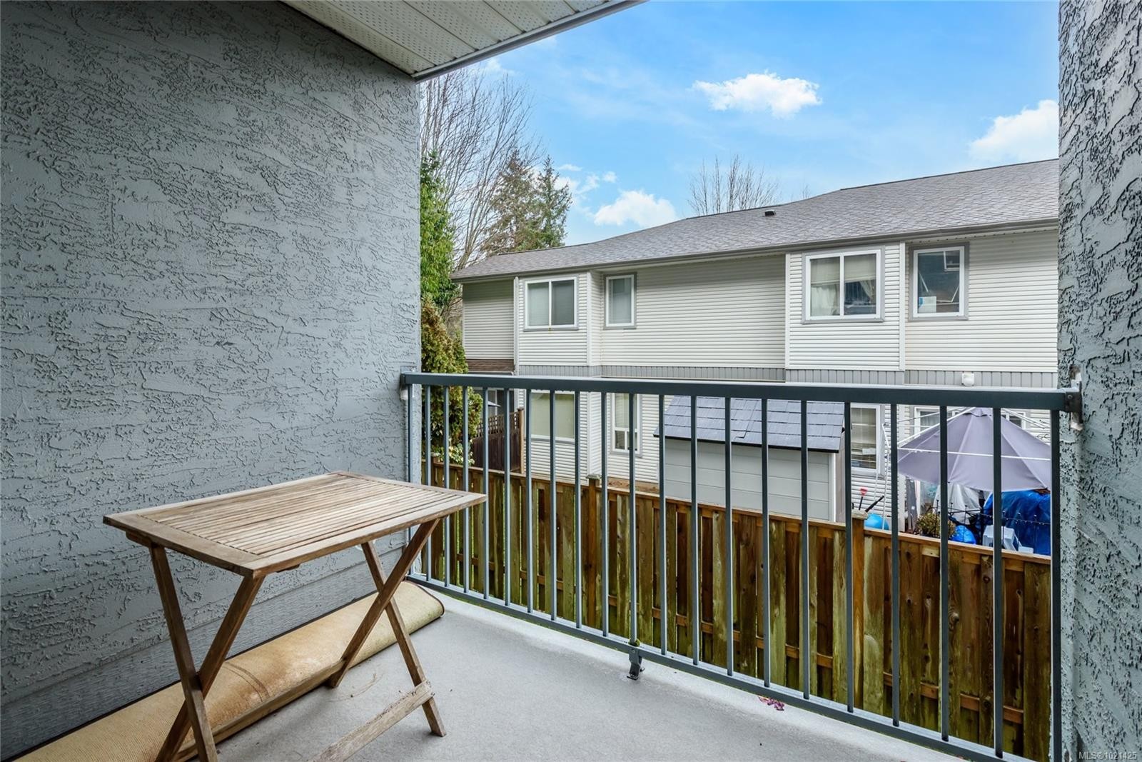 207-1050 Braidwood Rd, Courtenay, BC - Outdoor With Deck Patio Veranda With Exterior