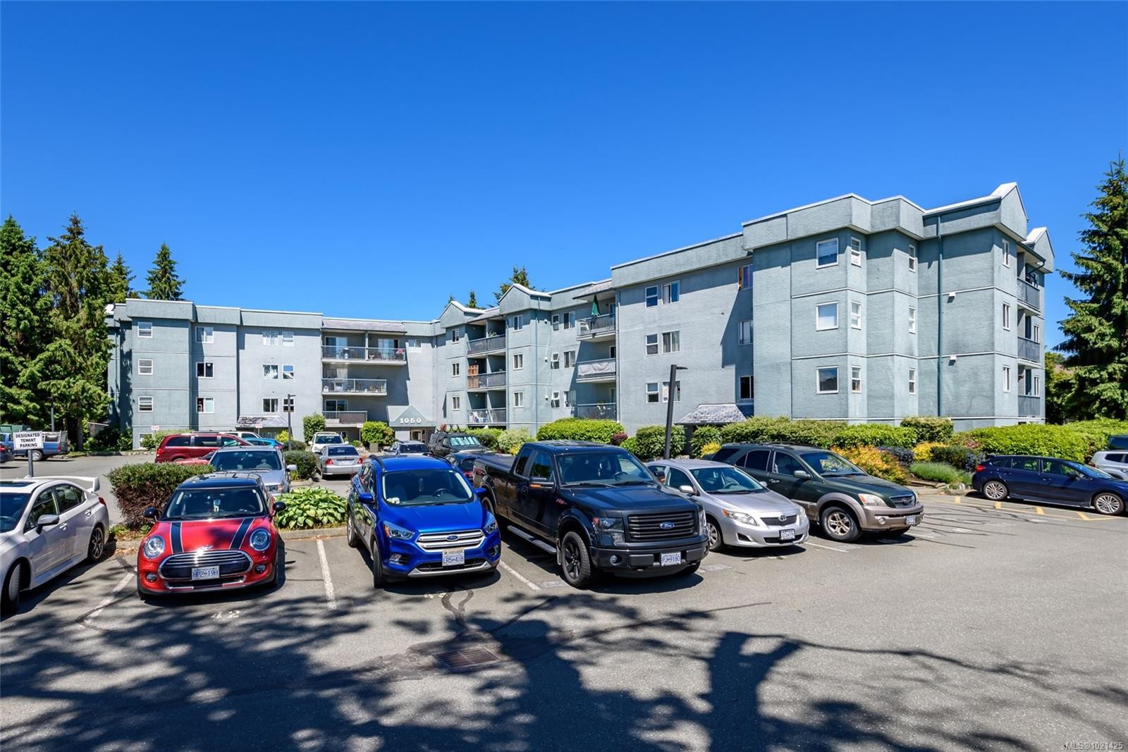 207-1050 Braidwood Rd, Courtenay, BC - Outdoor