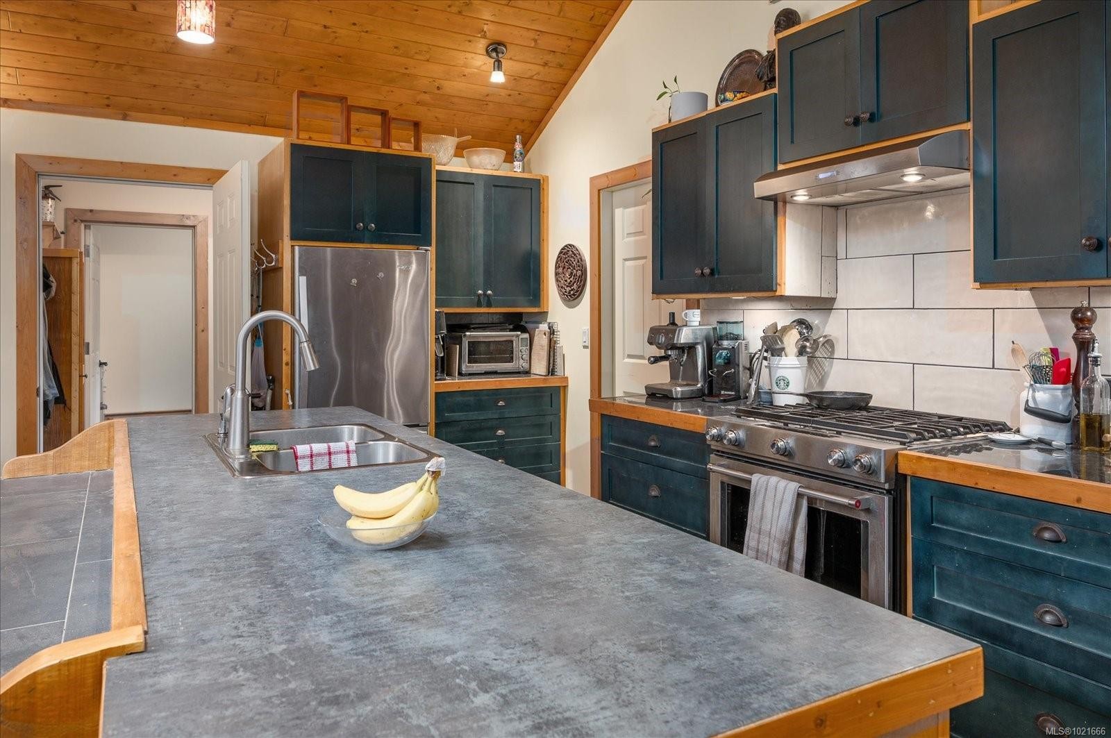 3271 South Rd, Gabriola Island, BC