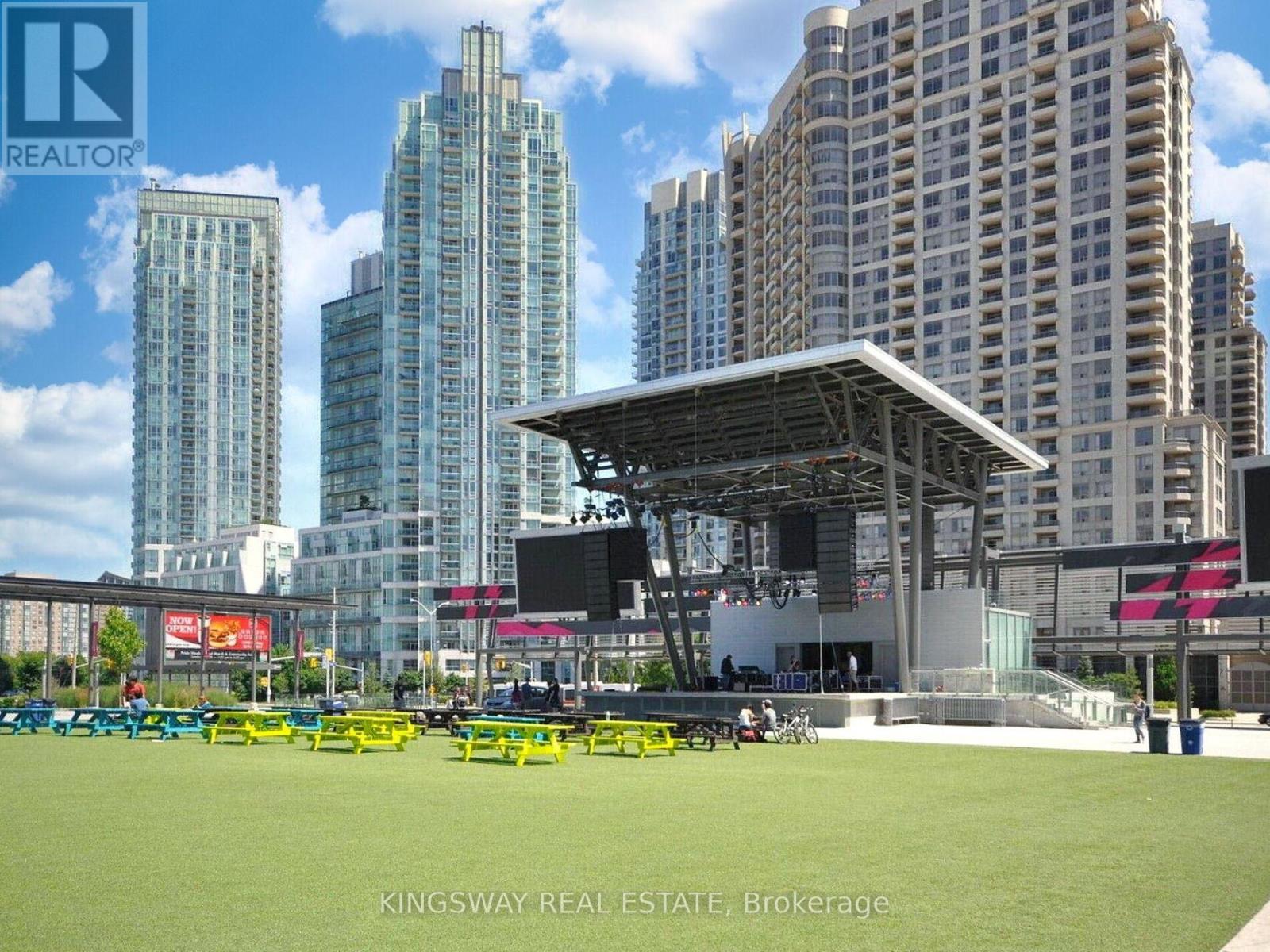 Ph 111 - 349 Rathburn Road, Mississauga, ON - Outdoor With Facade