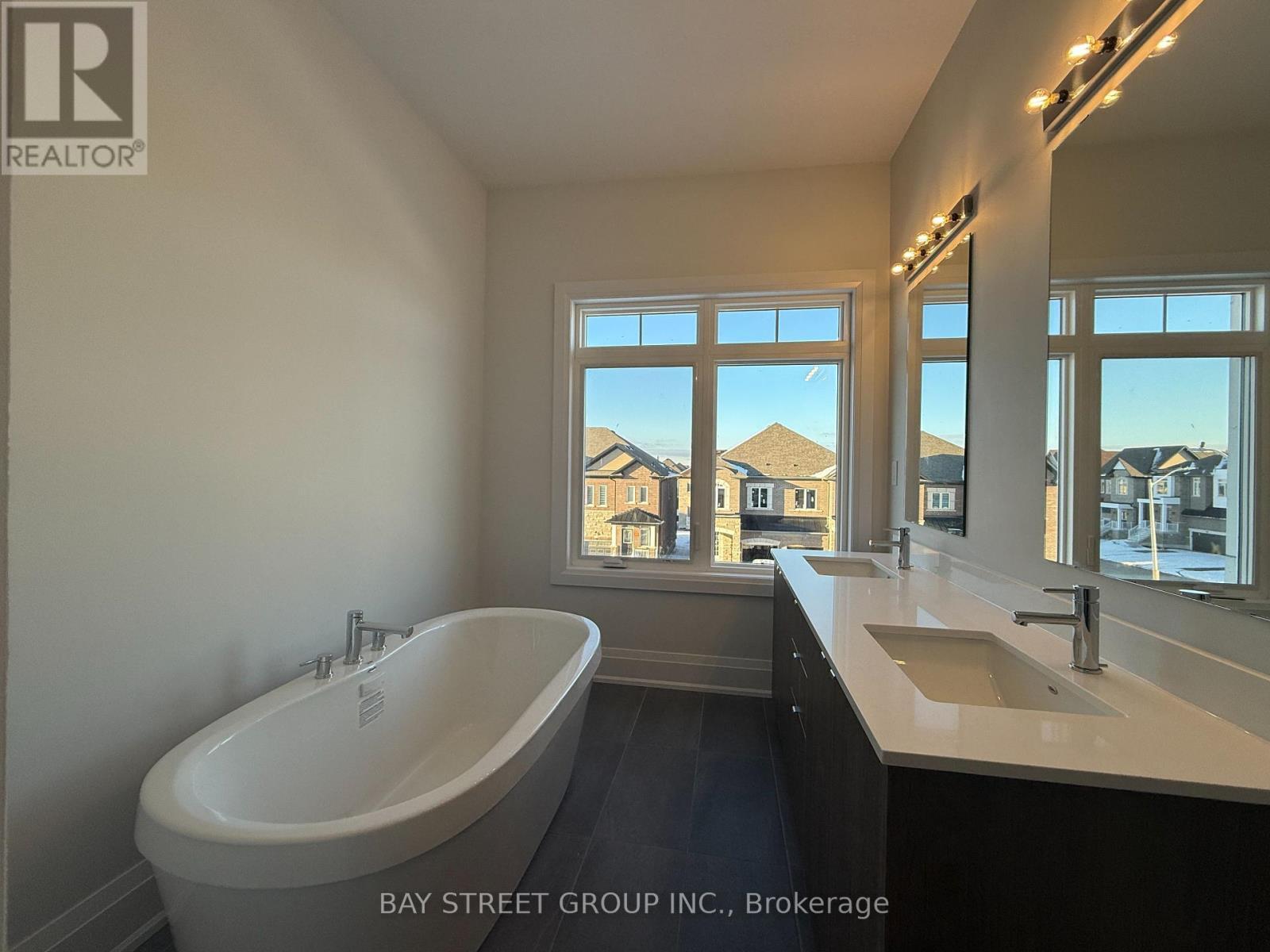 183 Seguin Street, Richmond Hill, ON - Indoor Photo Showing Bathroom