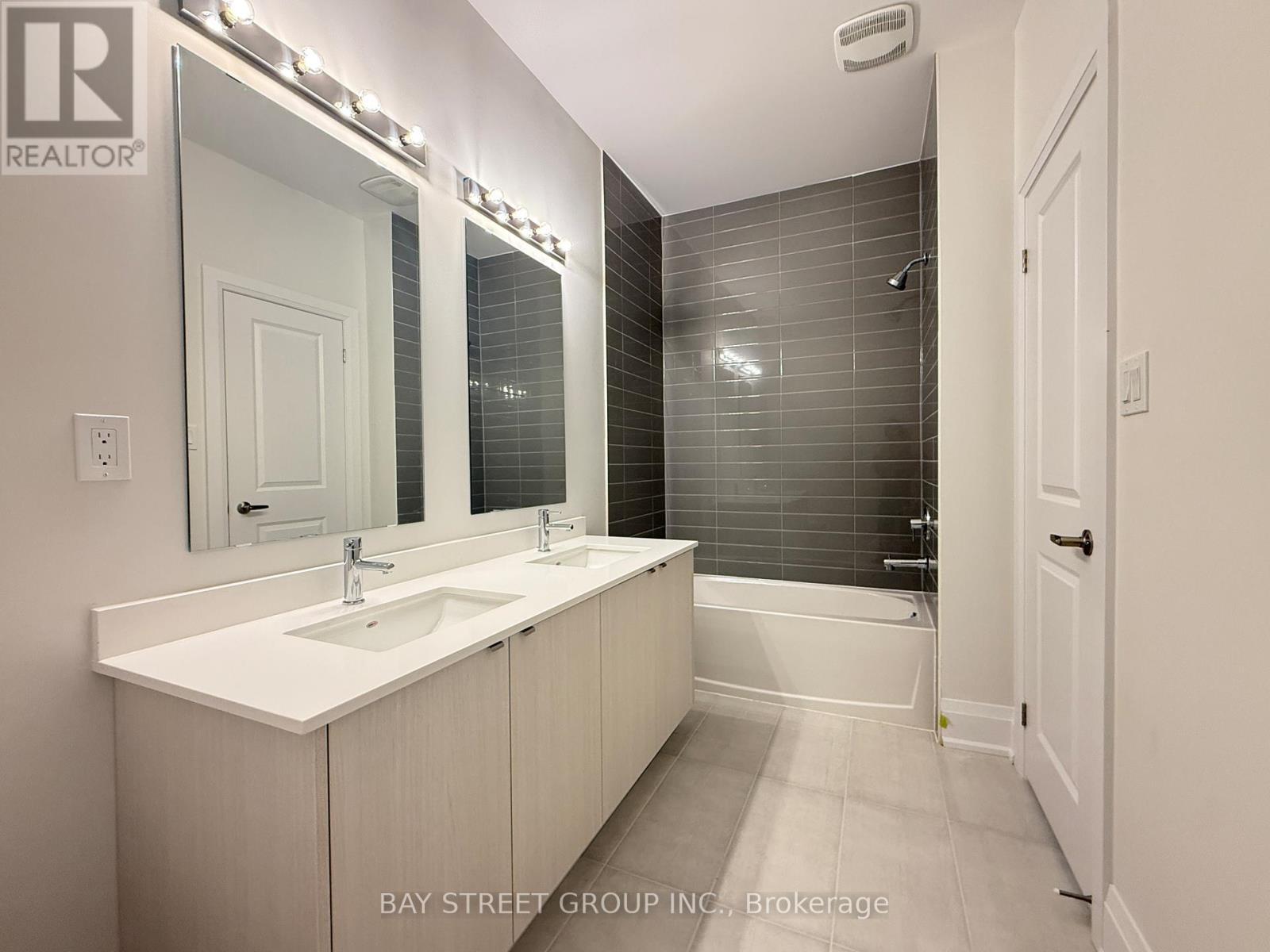 183 Seguin Street, Richmond Hill, ON - Indoor Photo Showing Bathroom