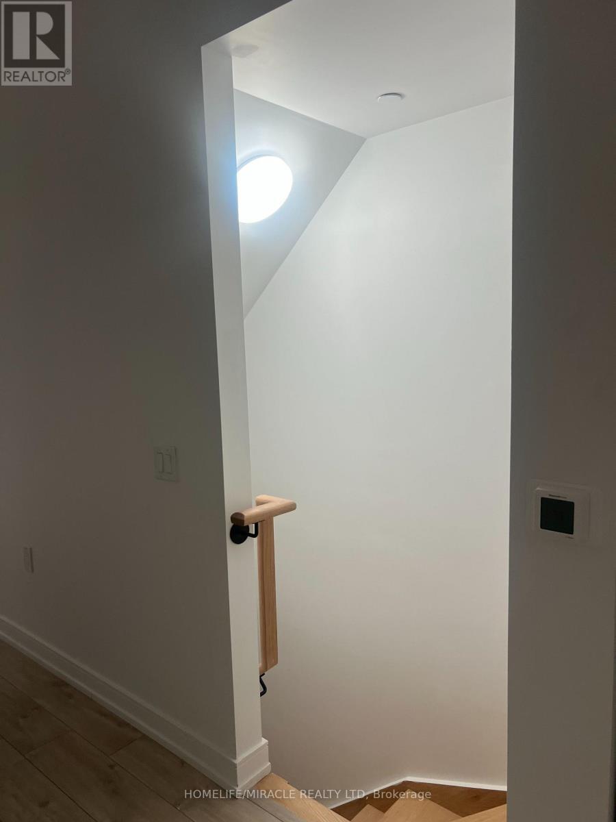 20 - 168 Clonmore Drive, Toronto, ON - Indoor Photo Showing Other Room