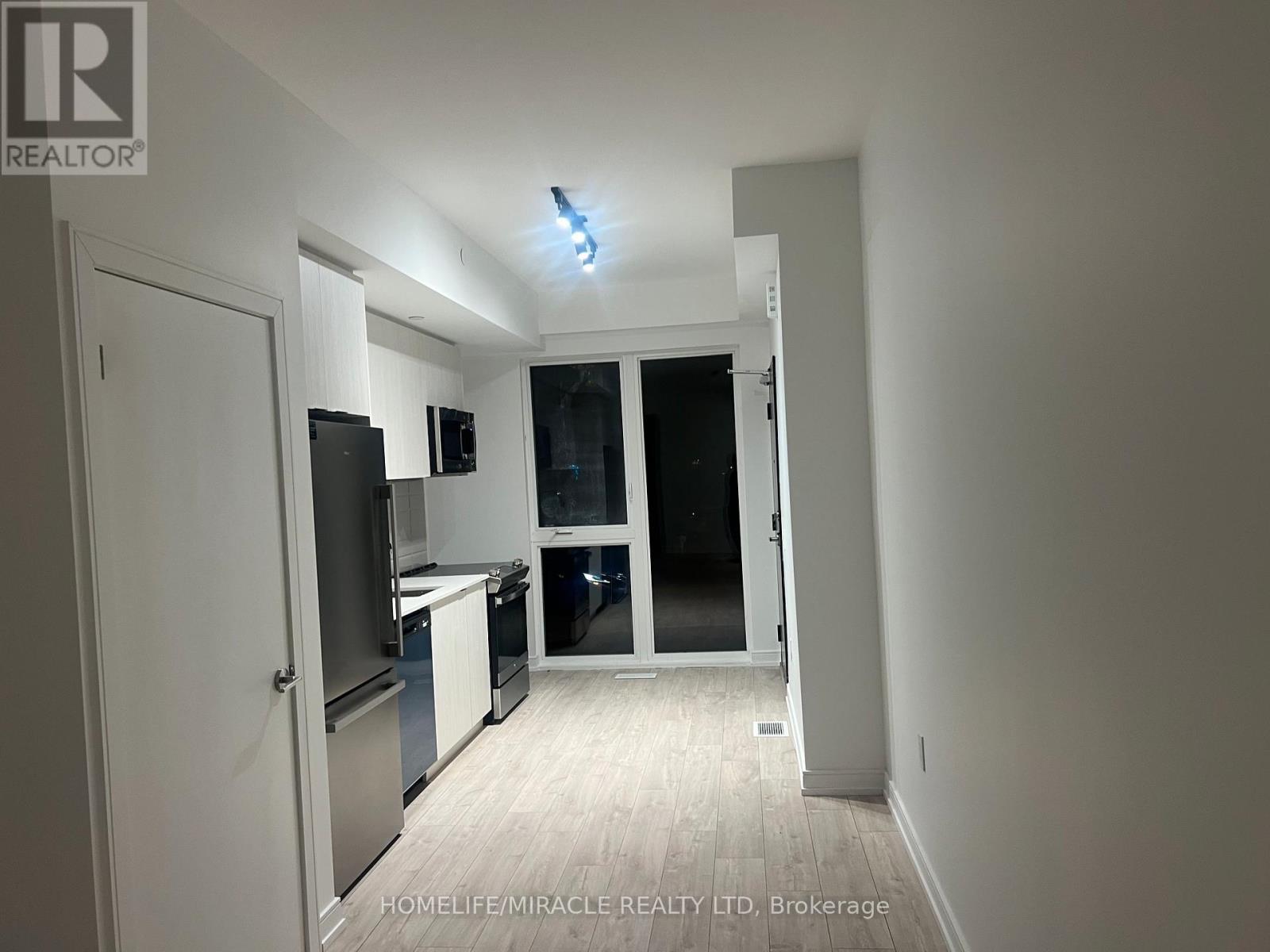 20 - 168 Clonmore Drive, Toronto, ON - Indoor