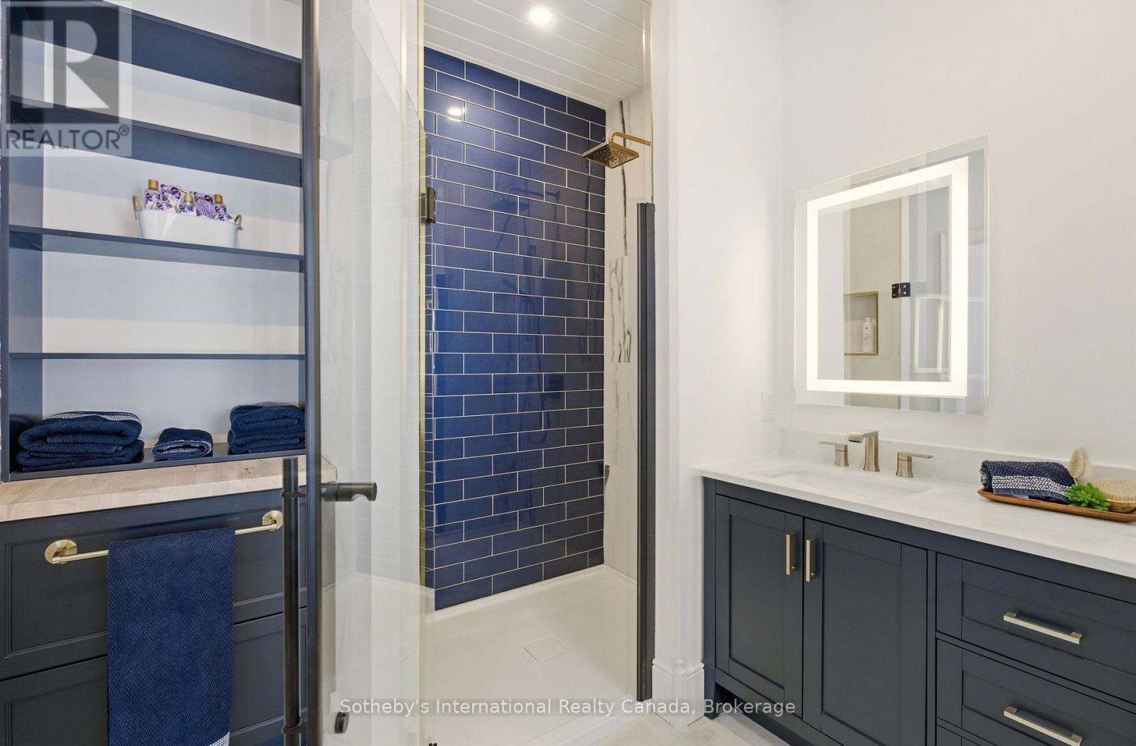 2435 Ravenscliffe Road, Huntsville (Stisted), ON - Indoor Photo Showing Bathroom