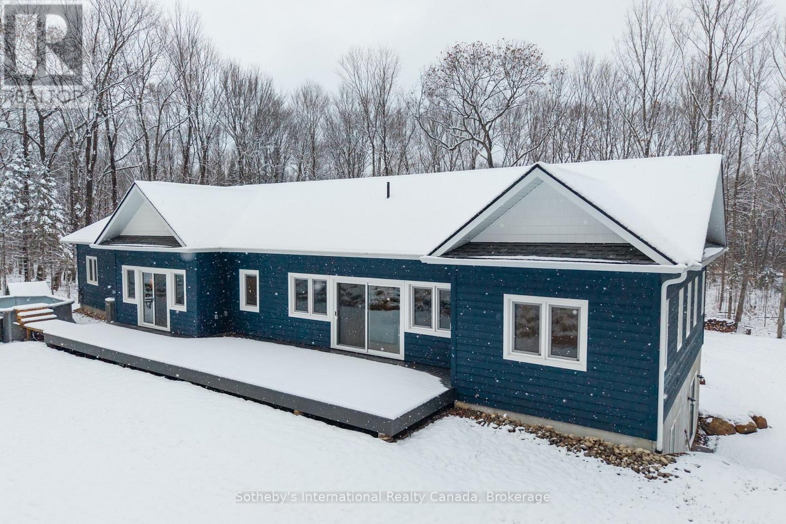 2435 Ravenscliffe Road, Huntsville (Stisted), ON - Outdoor