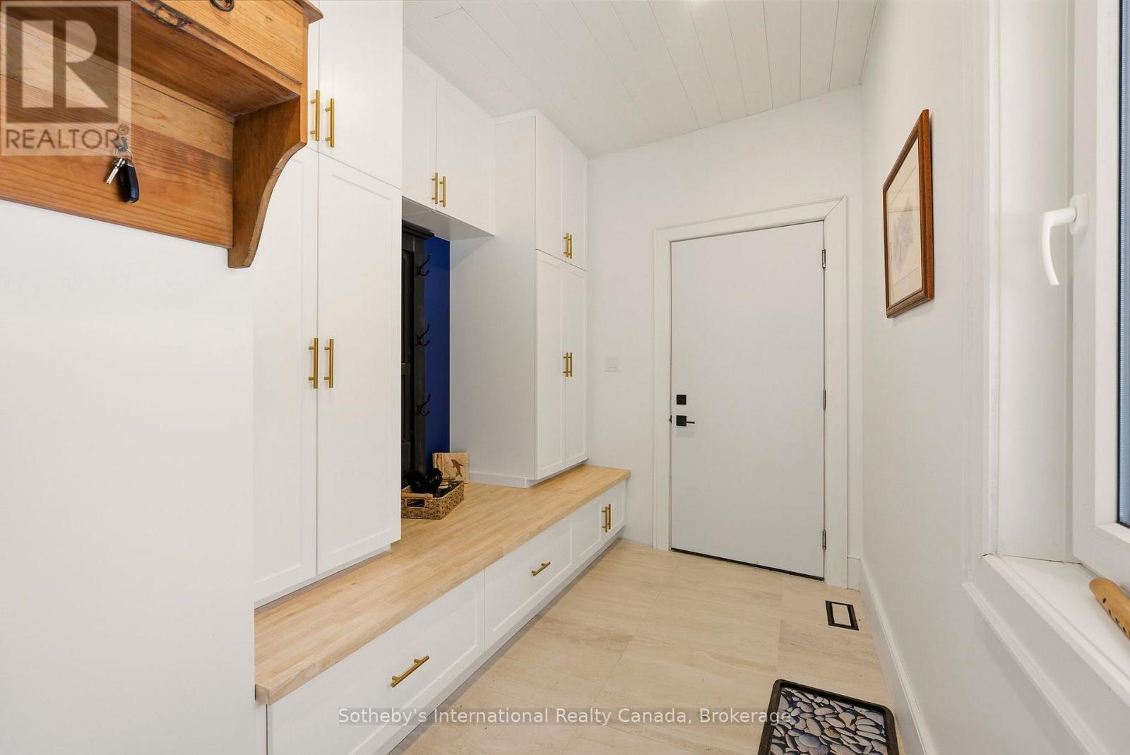 2435 Ravenscliffe Road, Huntsville (Stisted), ON - Indoor Photo Showing Other Room