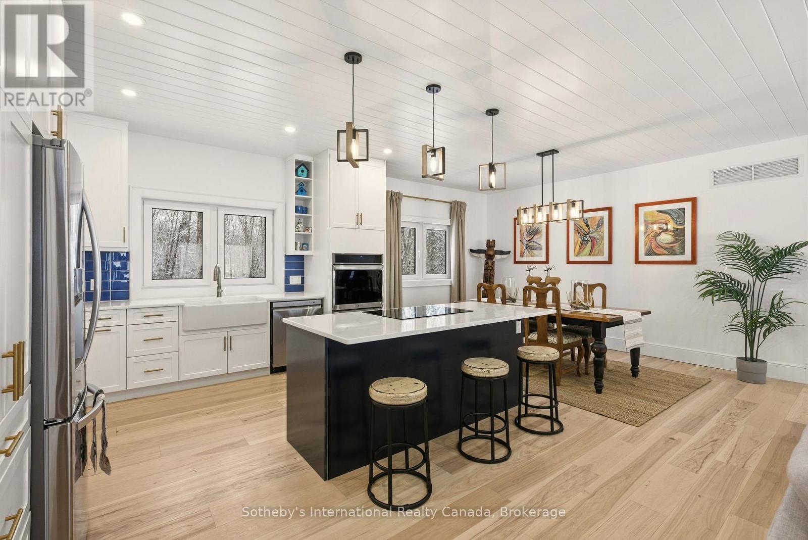 2435 Ravenscliffe Road, Huntsville (Stisted), ON - Indoor Photo Showing Other Room