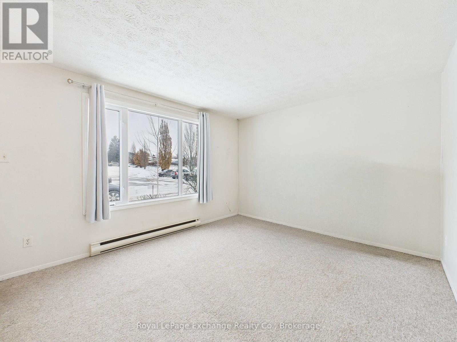 Living room - 755 Walsh Street, Kincardine, ON - Indoor Photo Showing Other Room