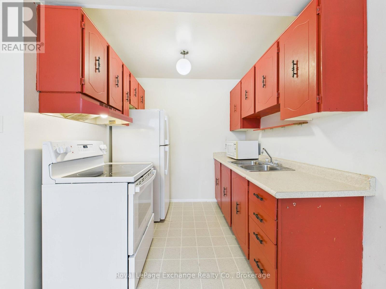 Kitchen - 755 Walsh Street, Kincardine, ON - Indoor