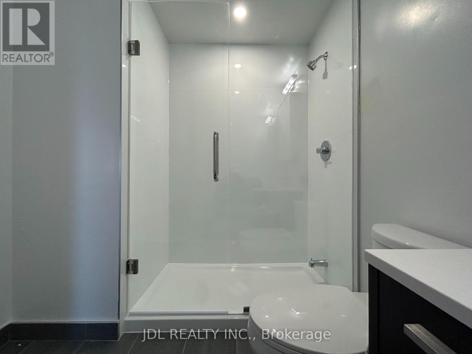 1210 - 65 Broadway Ave Boulevard, Toronto, ON - Indoor Photo Showing Bathroom