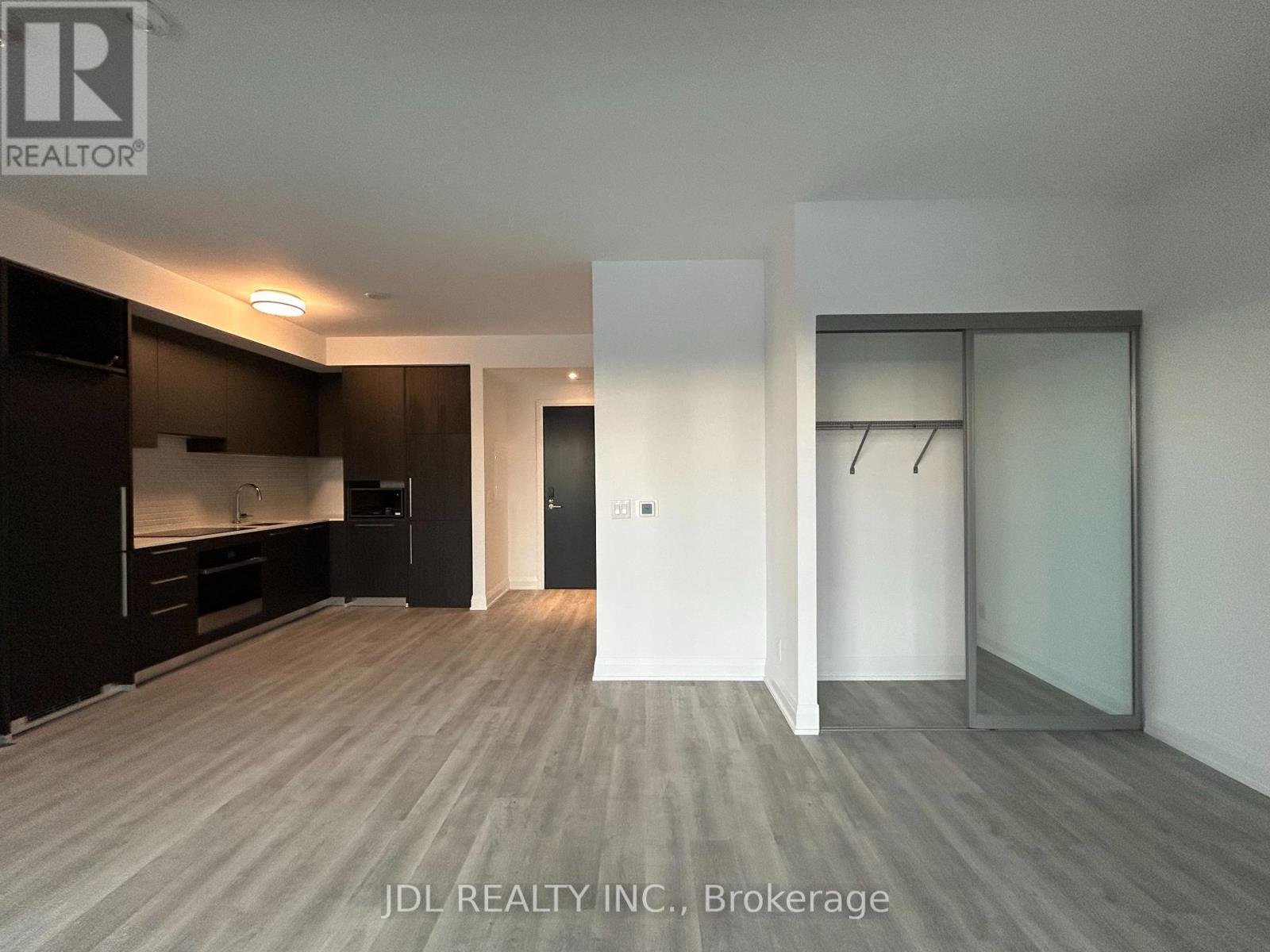 1210 - 65 Broadway Blvd Boulevard, Toronto, ON - Indoor