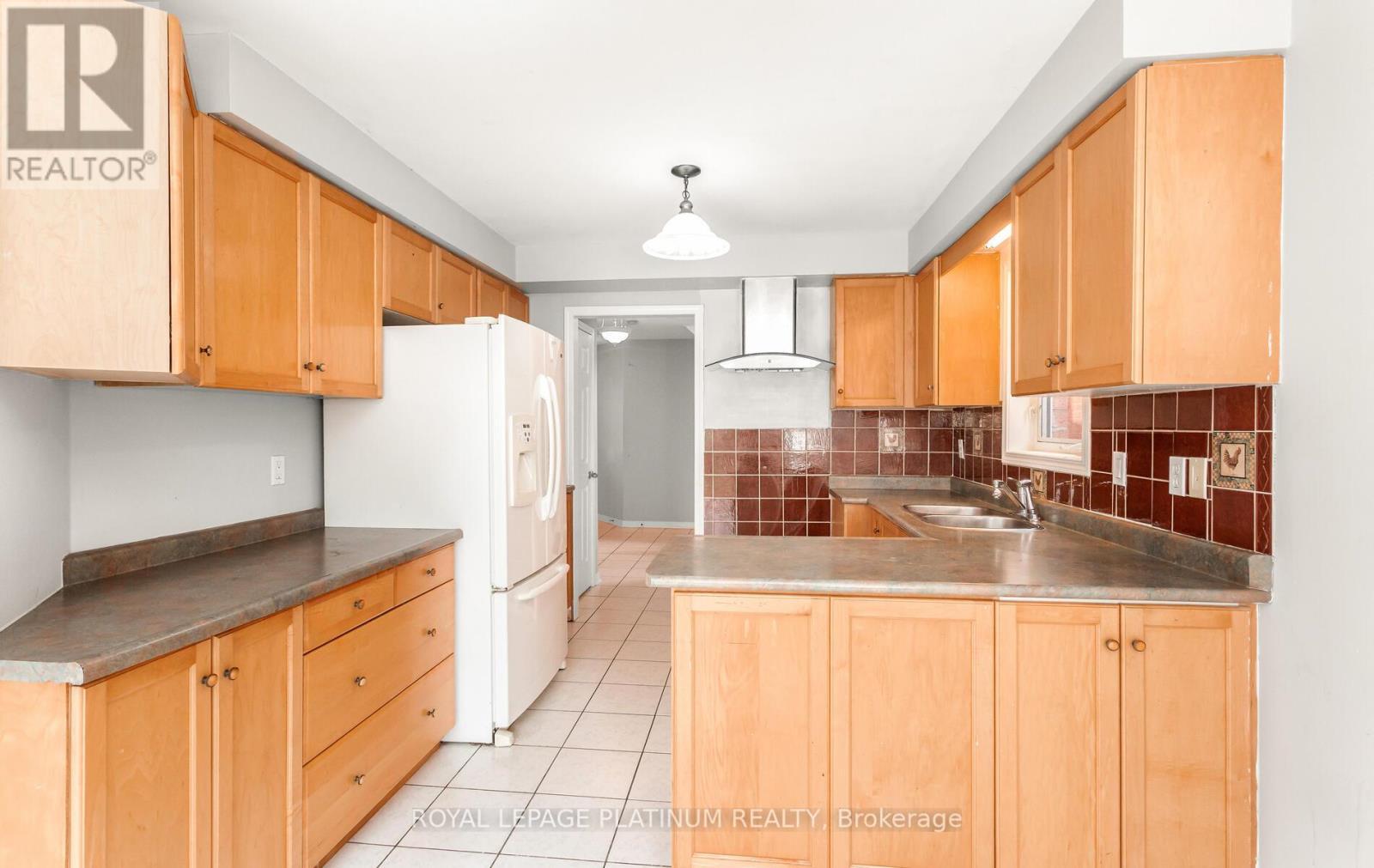 51 Ripley Crescent, Brampton, ON - Indoor Photo Showing Kitchen With Double Sink