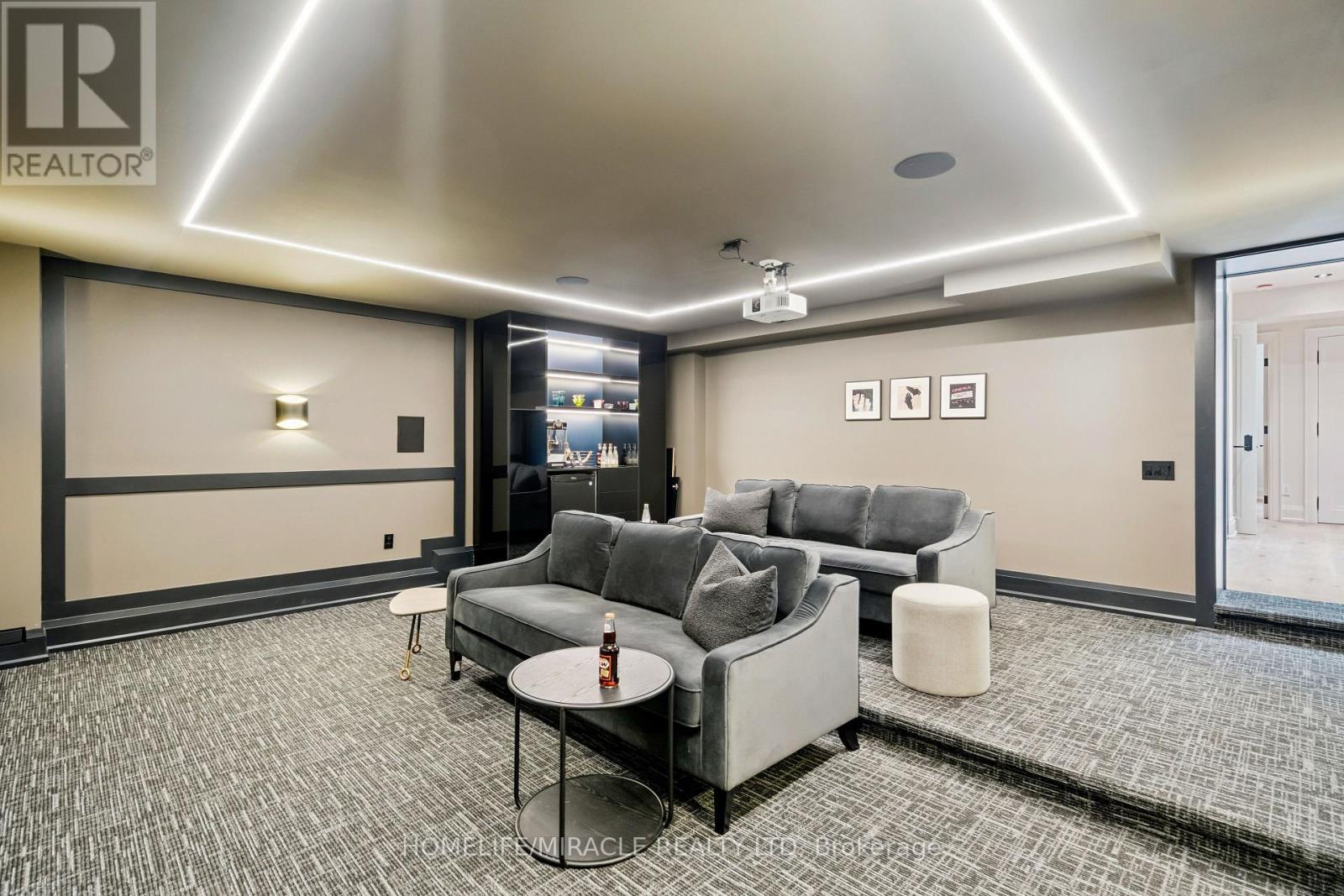 517 Stafford Drive, Oakville, ON - Indoor