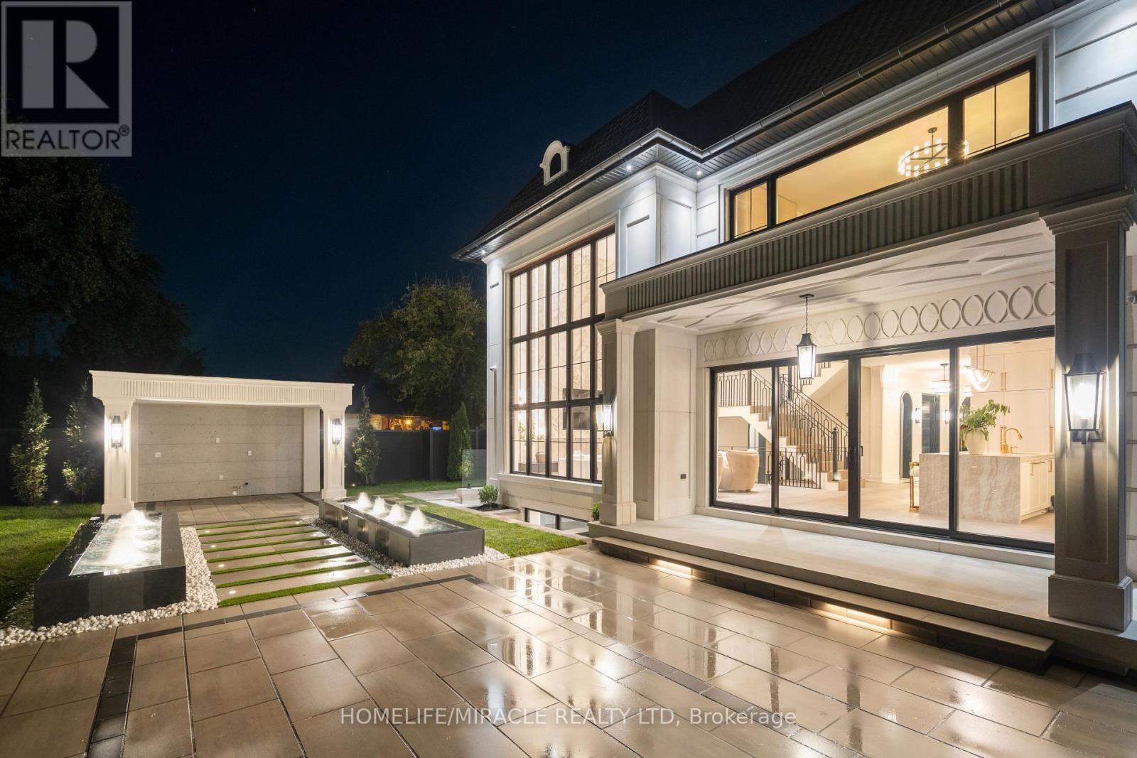 517 Stafford Drive, Oakville, ON -