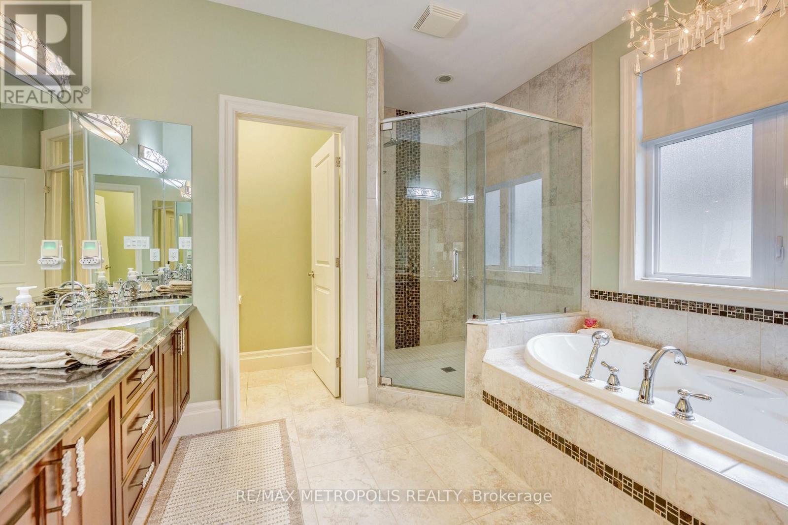 1221 Mike Weir Drive, Sarnia, ON - Indoor Photo Showing Bathroom