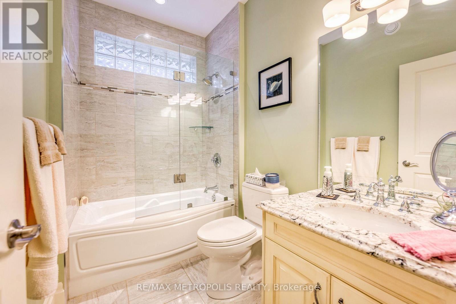 1221 Mike Weir Drive, Sarnia, ON - Indoor Photo Showing Bathroom