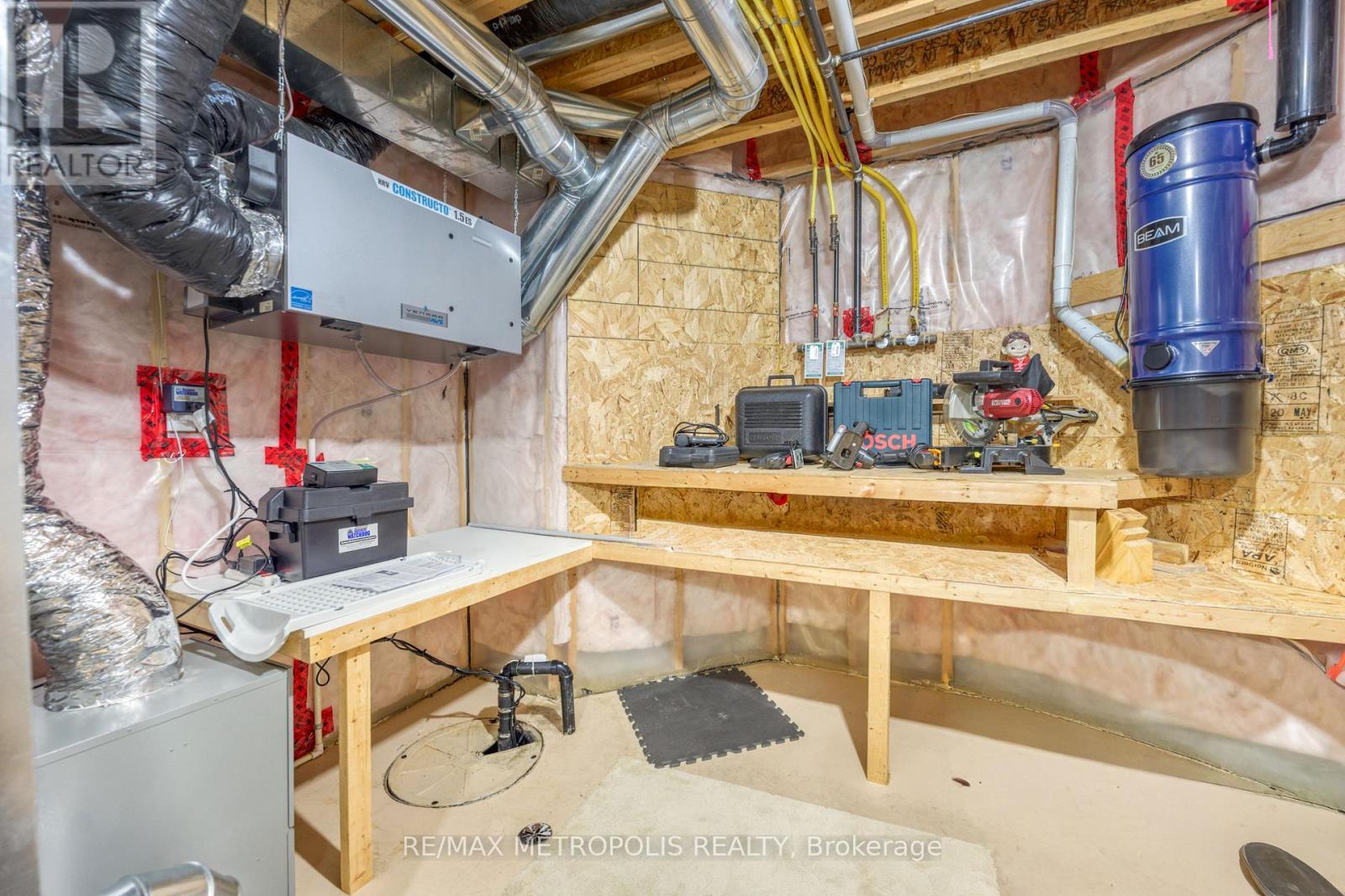 1221 Mike Weir Drive, Sarnia, ON - Indoor Photo Showing Basement