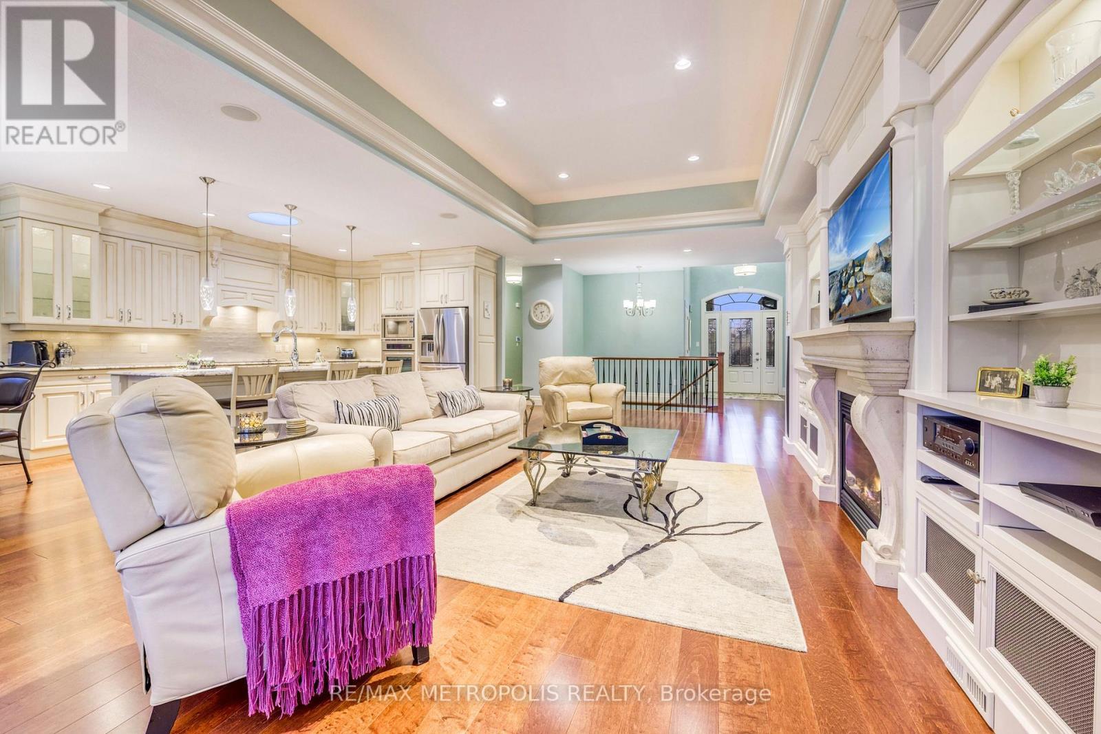 1221 Mike Weir Drive, Sarnia, ON - Indoor Photo Showing Living Room