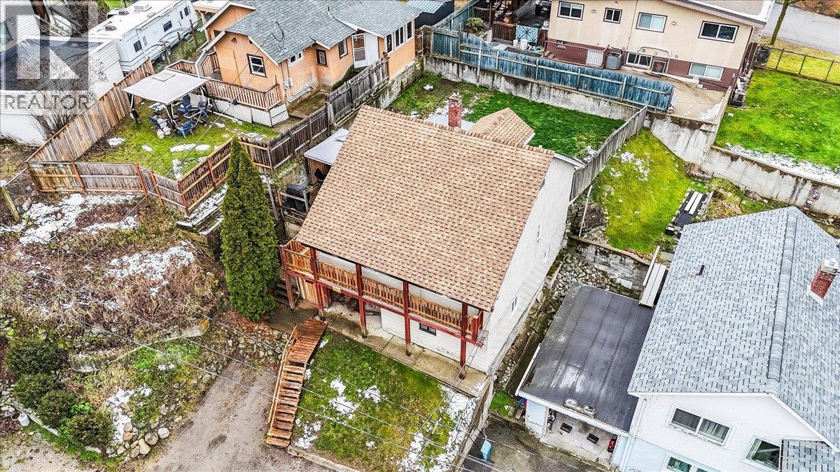 530 Turner Street, Warfield, BC - Outdoor