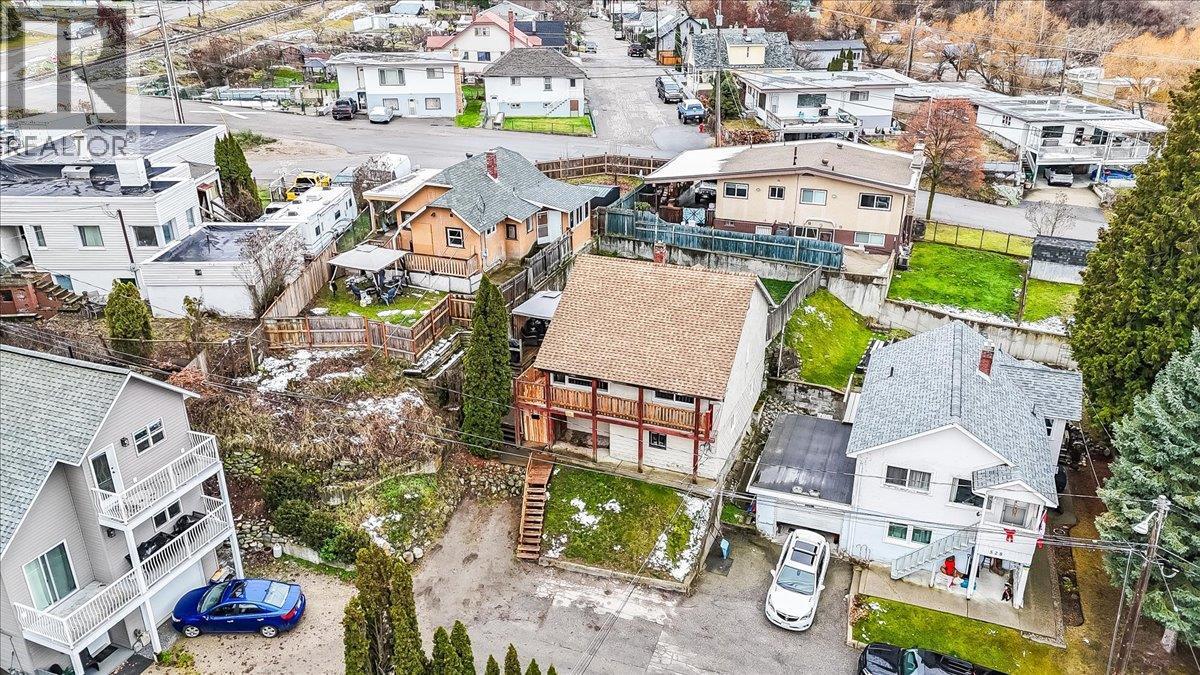 530 Turner Street, Warfield, BC - Outdoor