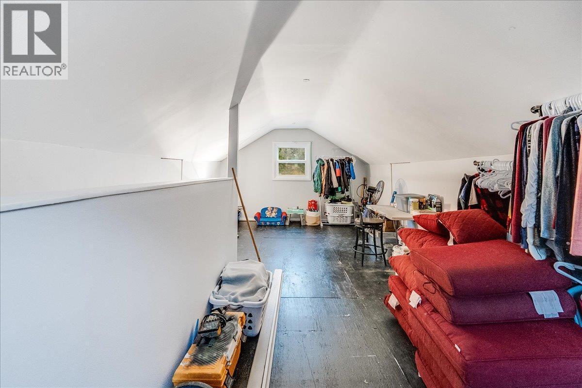 530 Turner Street, Warfield, BC - Indoor