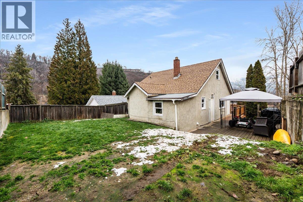 530 Turner Street, Warfield, BC - Outdoor