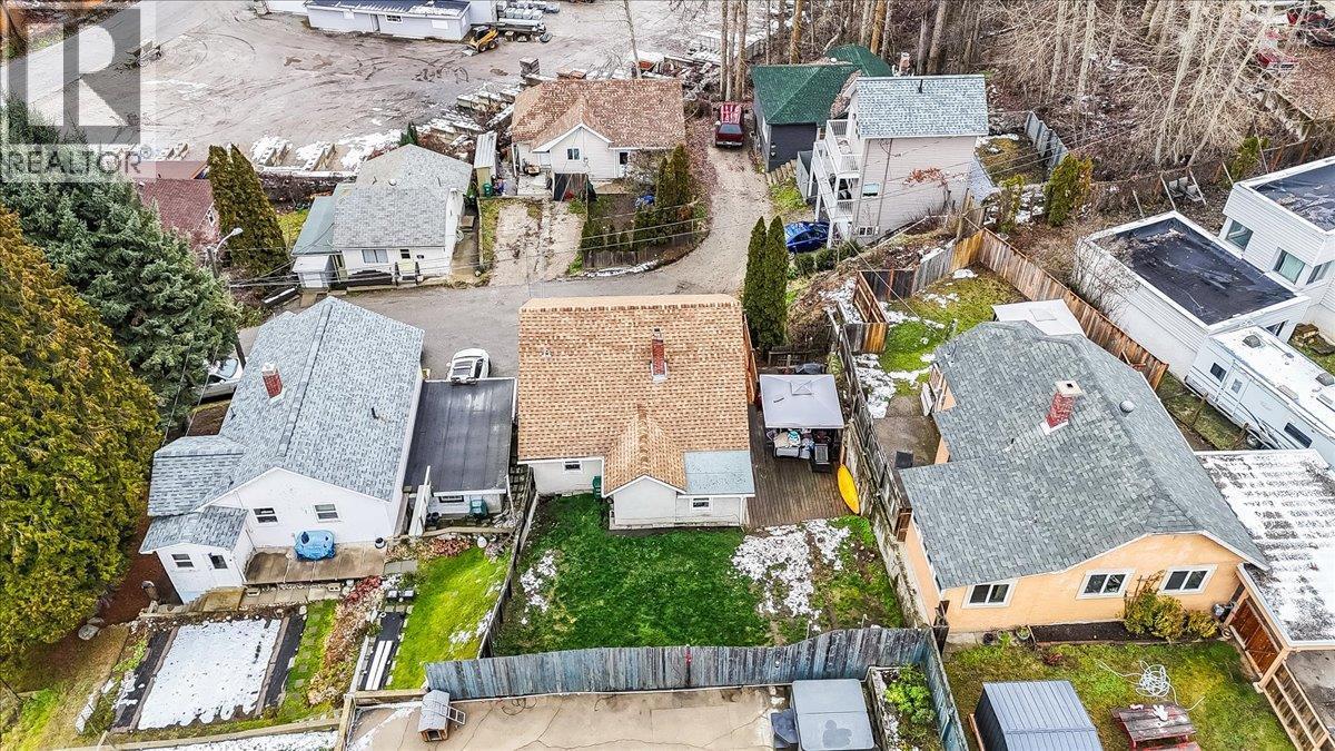 530 Turner Street, Warfield, BC - Outdoor