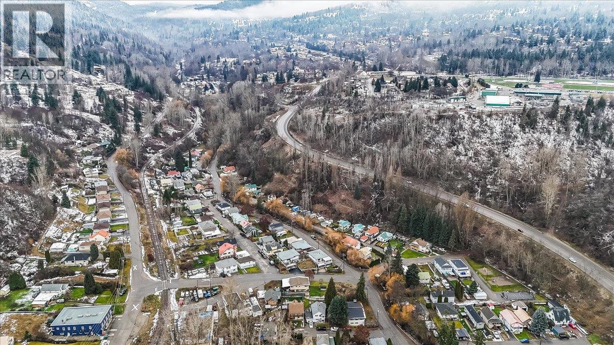 530 Turner Street, Warfield, BC - Outdoor With View