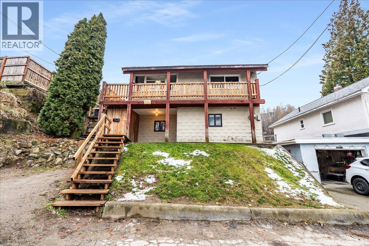 530 Turner Street, Warfield, BC - Outdoor